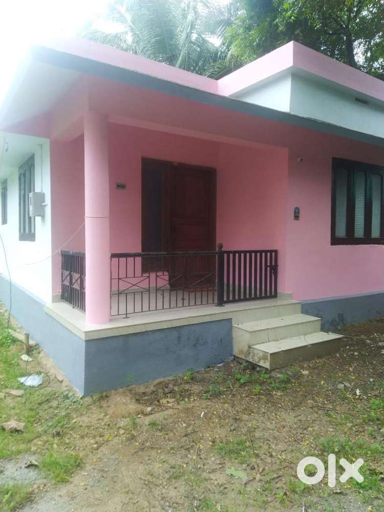 5 cent land and house in prime location