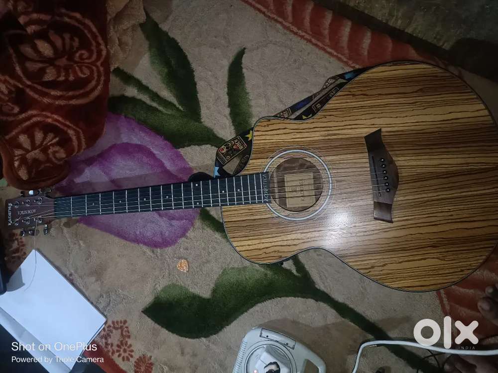 Kadence - A05EQ Semi acoustic guitar