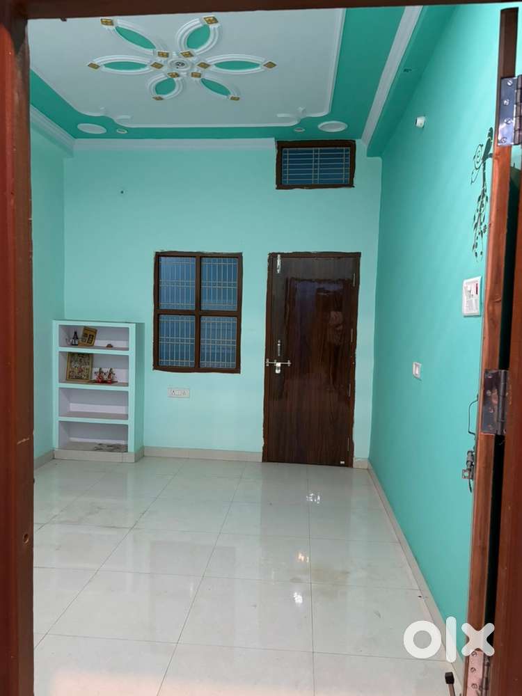 3 bhk room available in front road side
