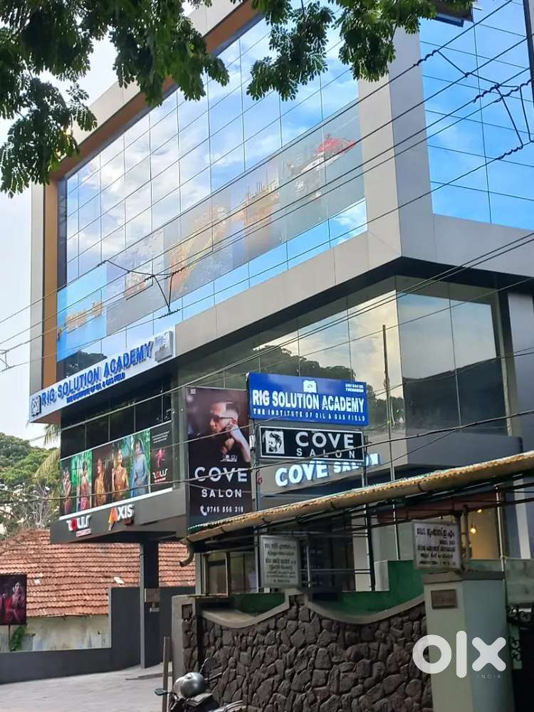 KOZHIKODE CIVIL STATION 2000 SQFT OFFICE SPACE FOR RENT