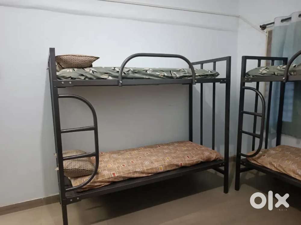 Boys PG Near Mahalakshmi Metro Station