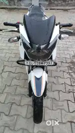 एक हाथ की बाइक है सब ठीक है कोई खराबी नहीं है नवंबर 2017 model h