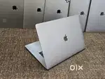 Apple Macbook Pro Touchbar 15inch i7 16gb 512gb 5.5gb Graphics