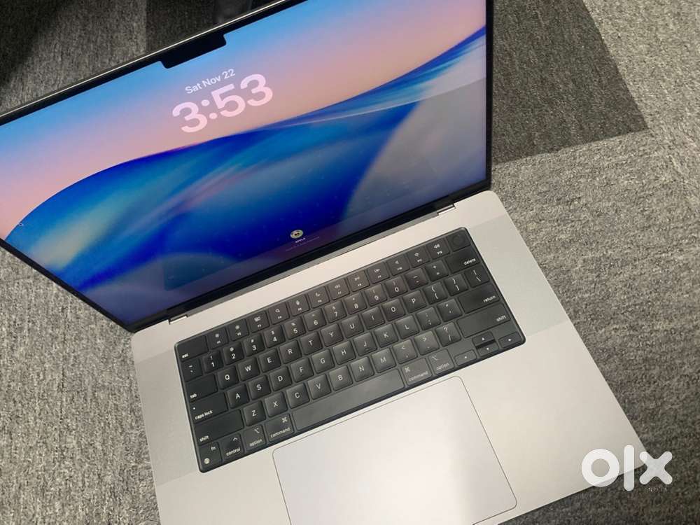 macbook pro M1 Max /2021/16inch/32GB RAM/1TB SSD/6 months wrnty