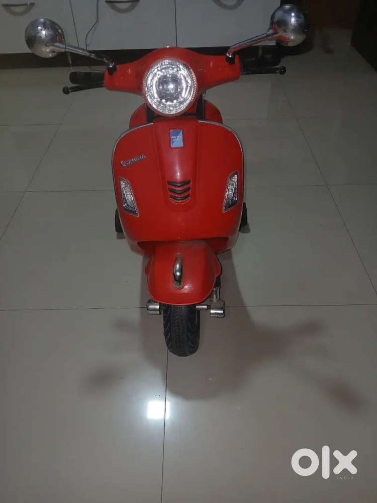 Kids bike (vespa scooter)