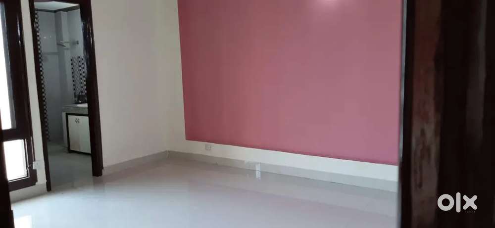 1BHK SEMI FURNISH FLAT FOR Rent Noida