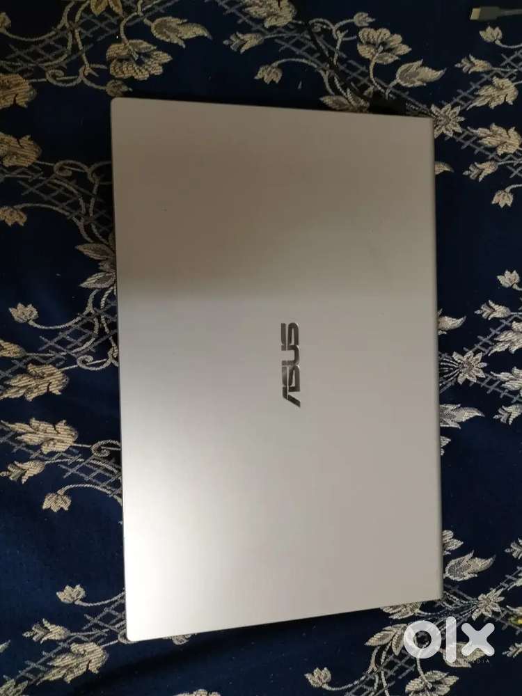 ASUS LAPTOP (Athlon silver)