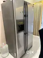 Ice n water dispenser