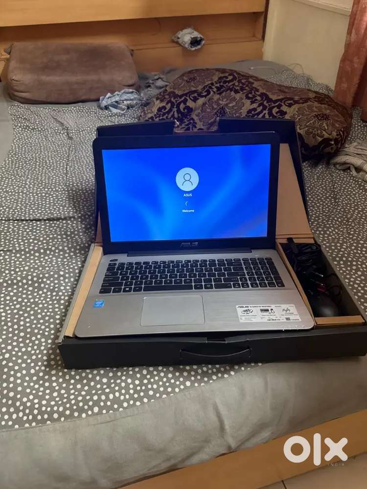 ASUS i3 5th generation smoth laptop