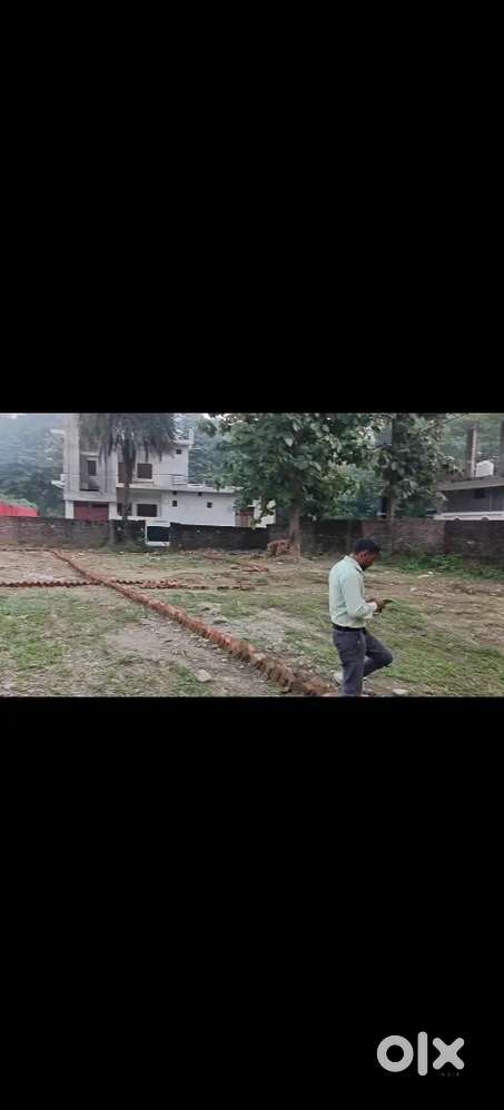 Residential plots are available at sahastradhara road