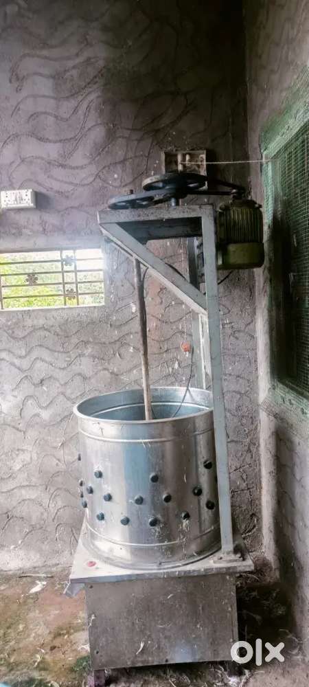 Chicken feather removing machine