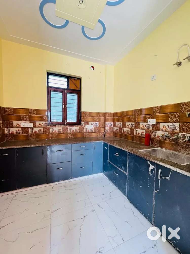 1Bhk Semi Furnished Independent 3rd Floor किराये पर खाली है62-64-65 मे