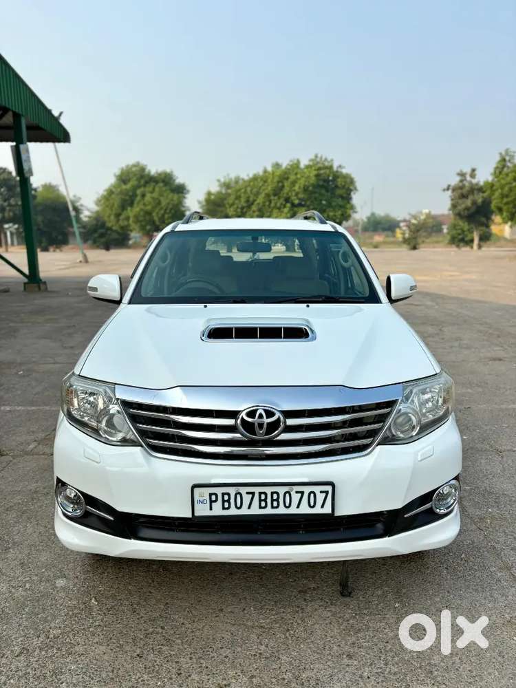 Toyota Fortuner 2016 Diesel 130000 Km Driven