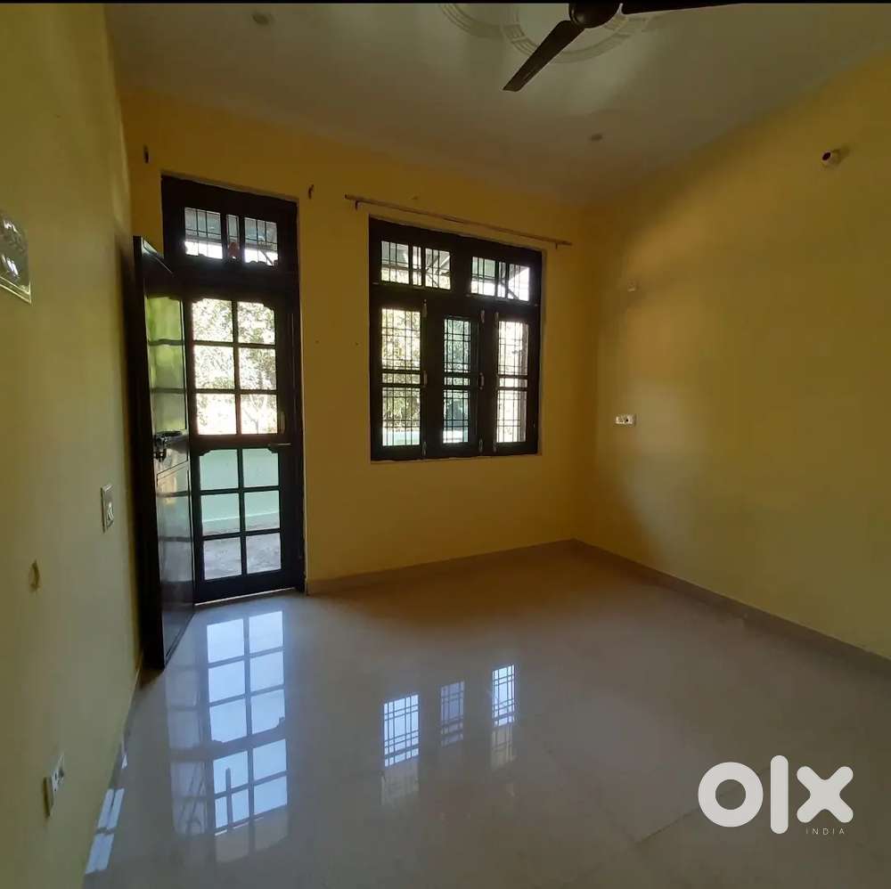 SINGLE ROOM AVAILABLE FOR RENT