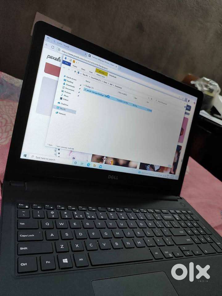 DELL 16 INCH BIG LAPTOP