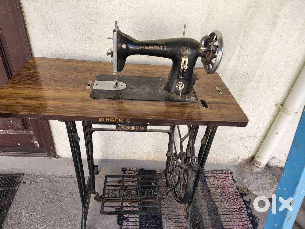 Merrit singer Sewing machine manual with pedal