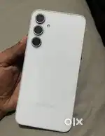 A samsung a15,  8 GB RAM  256 GB ROM
