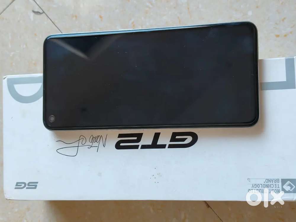 Realme gt2 mobile  look like new one with brand box,original charger