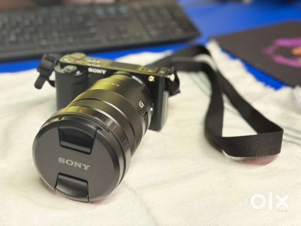 Sony ZV-E10 Vlogging Camera with Professional 18-105 F4 G Lens