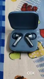 Oneplus buds 3 only 20 days old with bill box