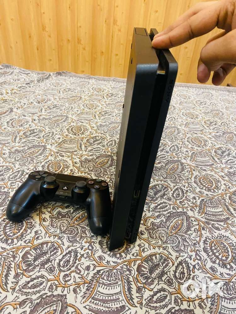 Playstation 4 slim edition