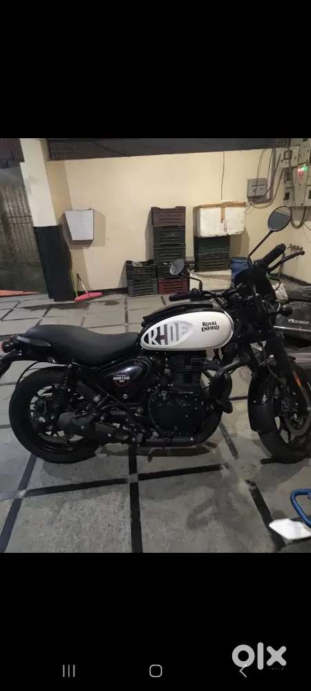 HUNTER 350 FOR SALE IN NEW CONDITION GENUINE BUYERS CAN CONTACT ME.