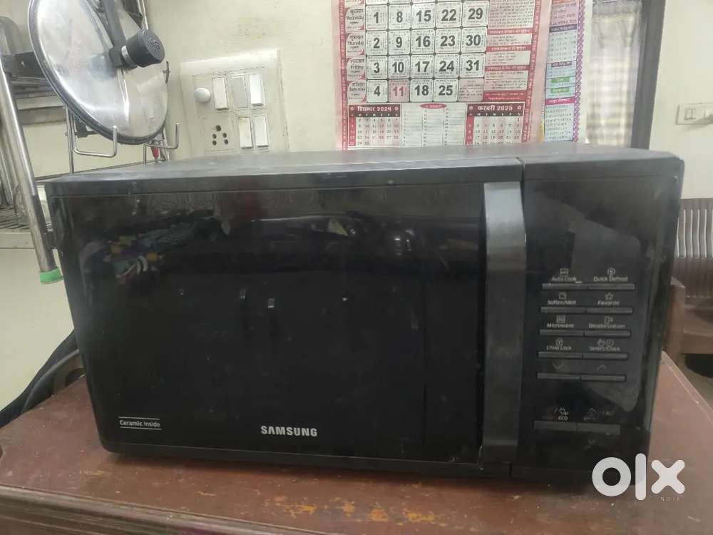 Samsung microwave in good and working condition
