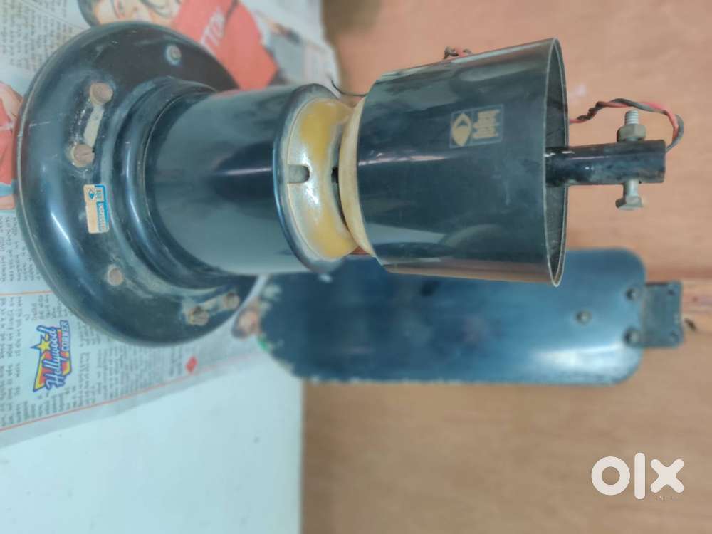 સીલીંગ પંખા, ૪૮ ક્રીમ, અને ૩૬ બ્લેક