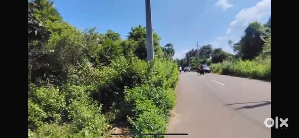 Commercial site with existing 3 roads