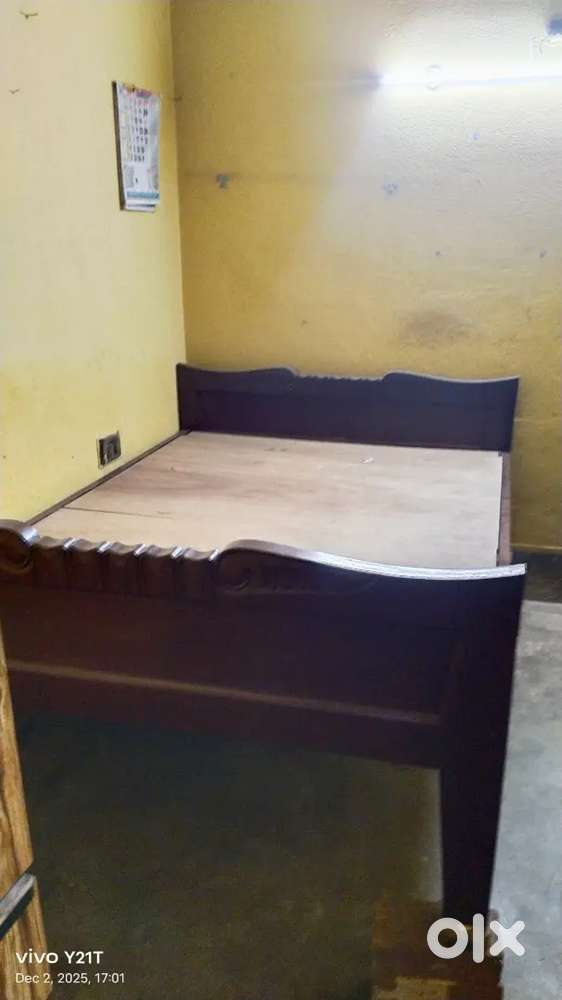 Wooden Bed,1 wardrobe,1 computer table