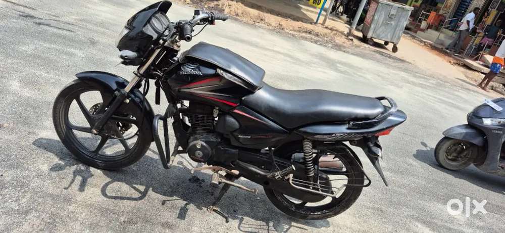 HONDA SHINE; MODEL 2014; SELF ALLOY FRONT DISC BRAKE; BLACK & RED; BS3