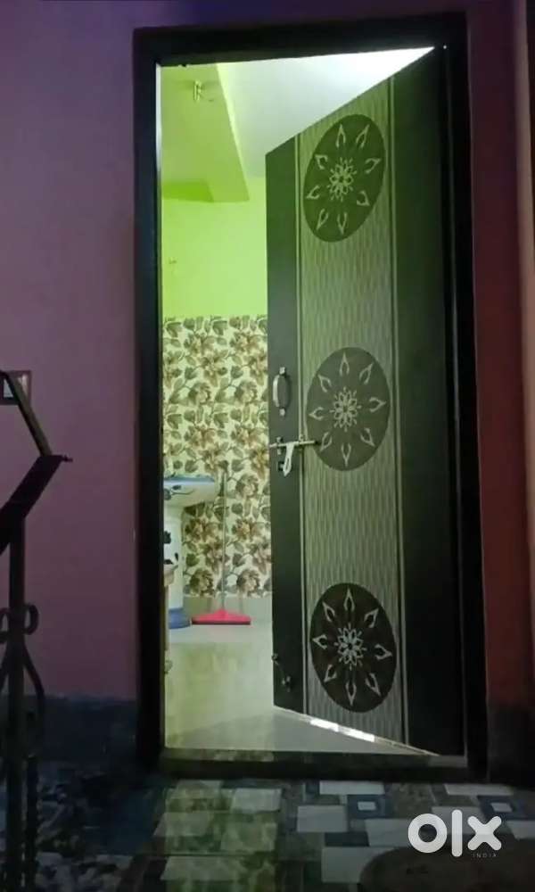 PG. ONLY MALE - 2 Shere 3500( 3 Shere-2800)Dumdum metro area