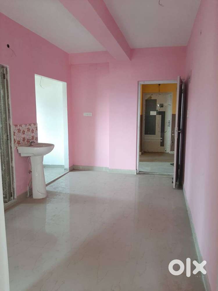 FLAT RENT AT TARULIA 3RD LANE NEAR DLF 1ST BUSTOP NEW TOWN.