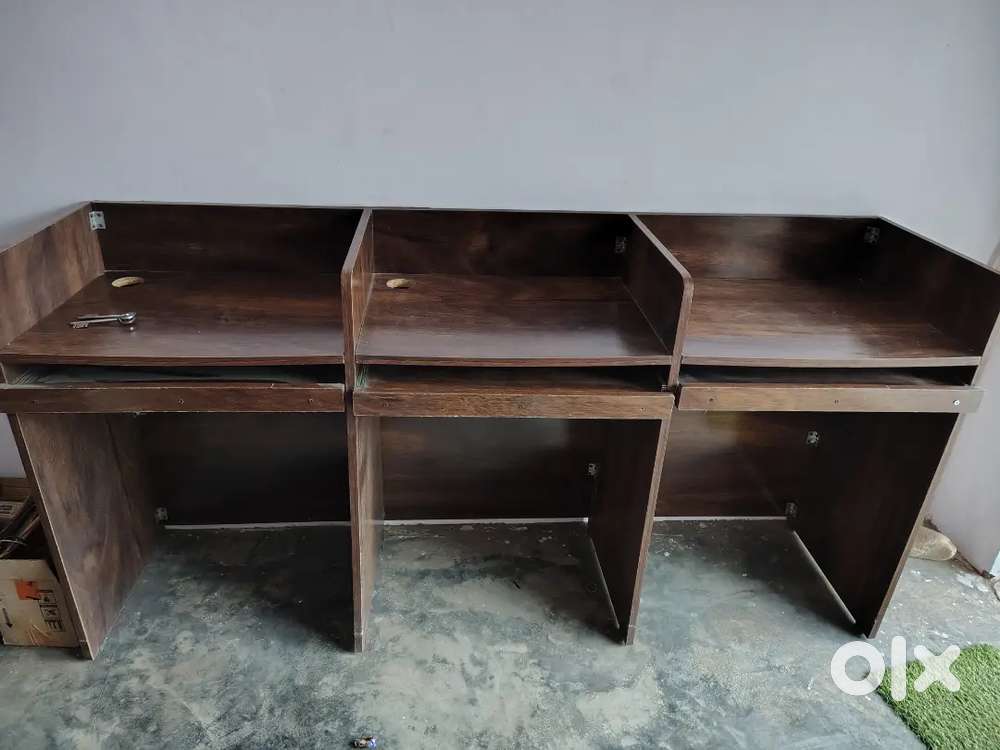 Selling full office furniture