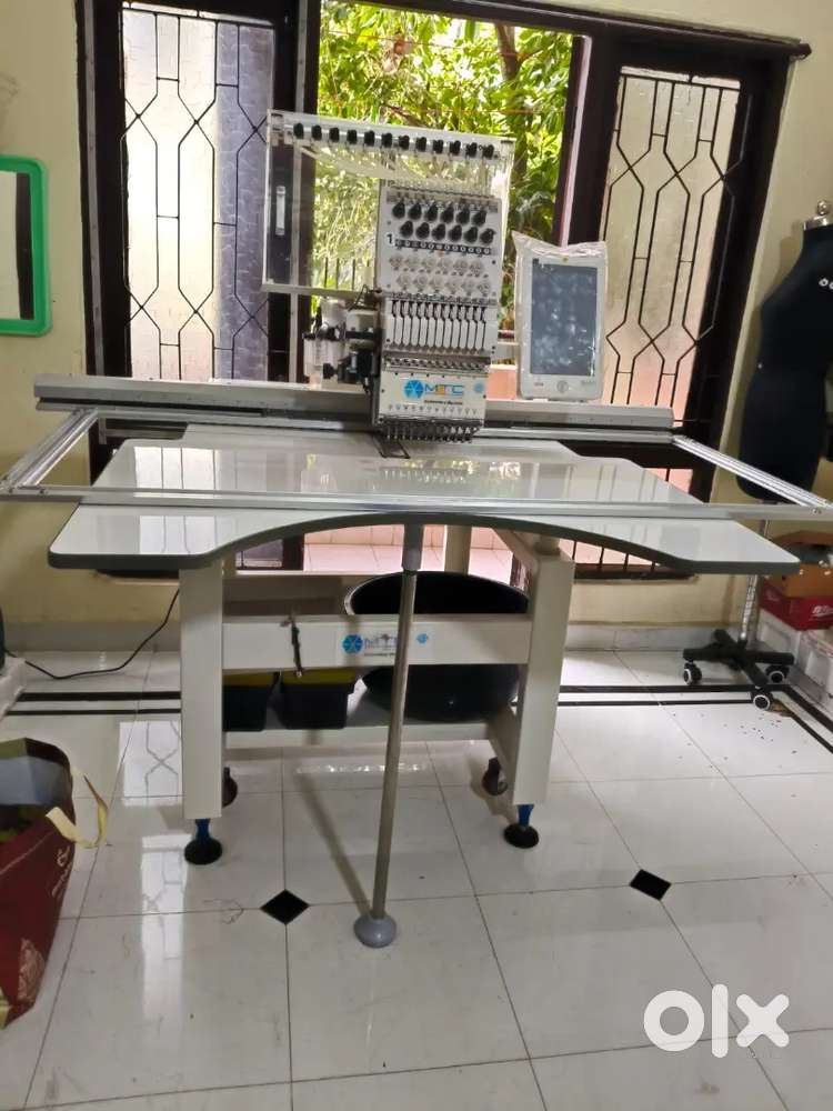 Computer embroidery machine