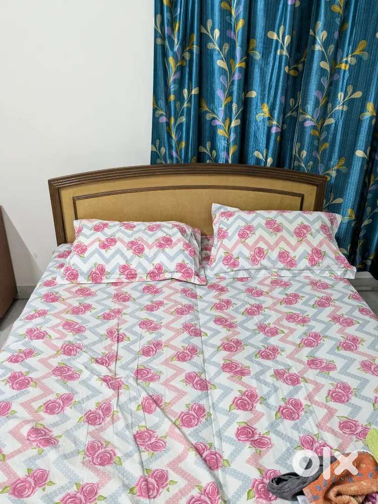 Queen size bed with storage