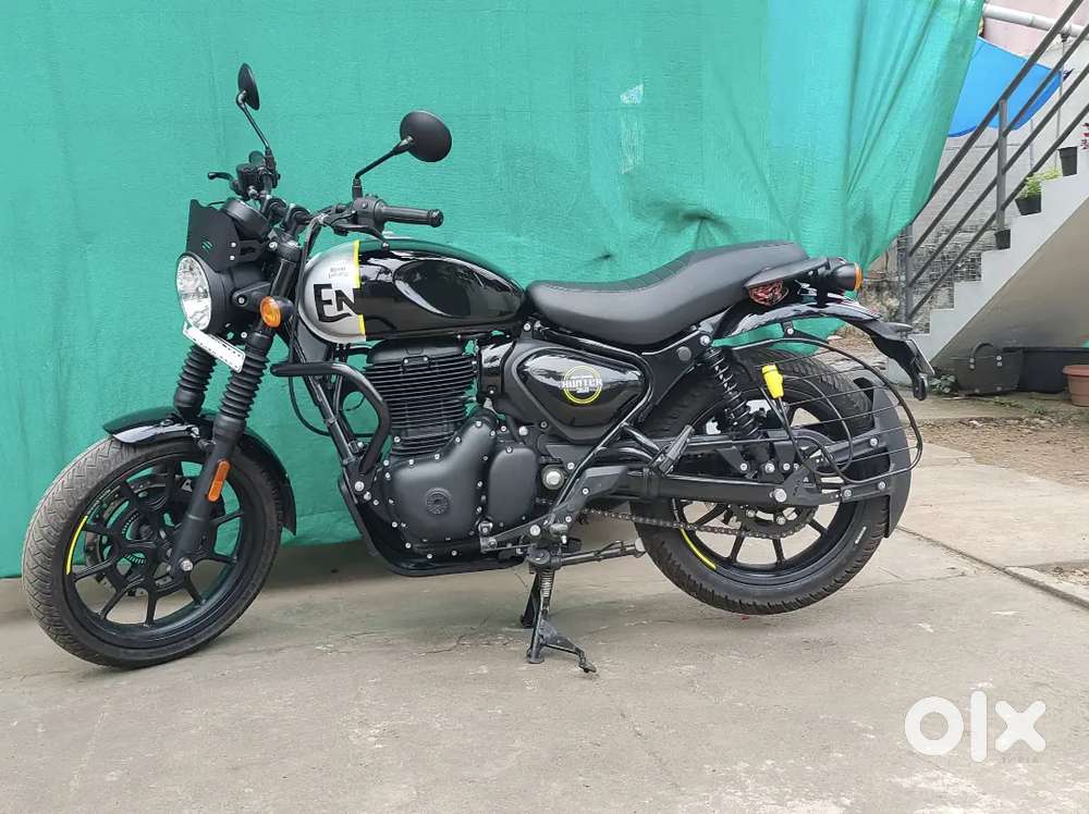 Well maintained Royal Enfield hunter Rebel black for sale