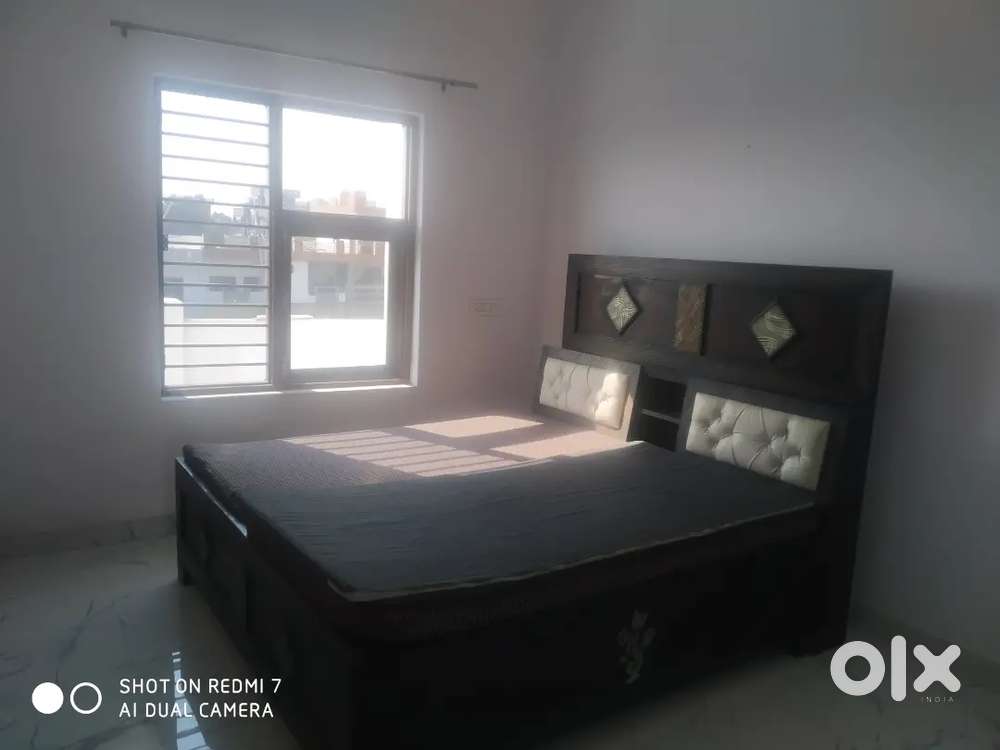 One Floor for rent for rupees 15000