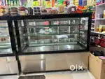 Disply counter With cooler