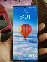 V40 pro 12+512 bill available 4 months mobiles