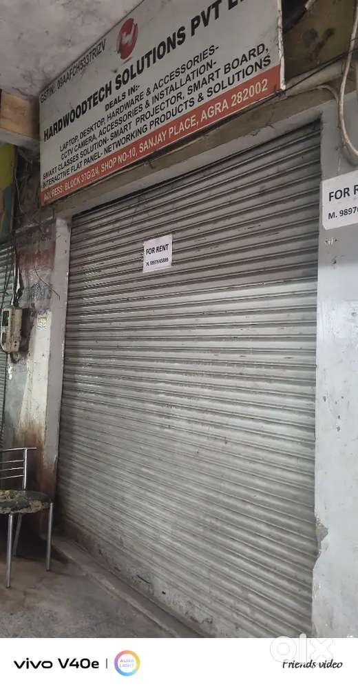 Comercial 2 shop at prime location for