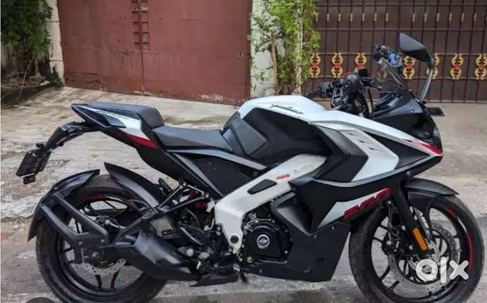 BAJAJ PULSAR RS200 BS6 (MARCH)