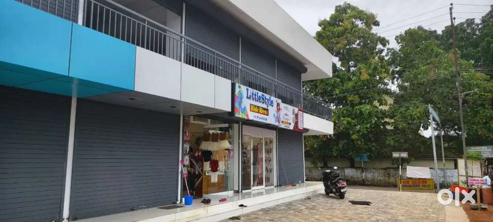 Shops for rent in first floor at Mannancherry school junction.