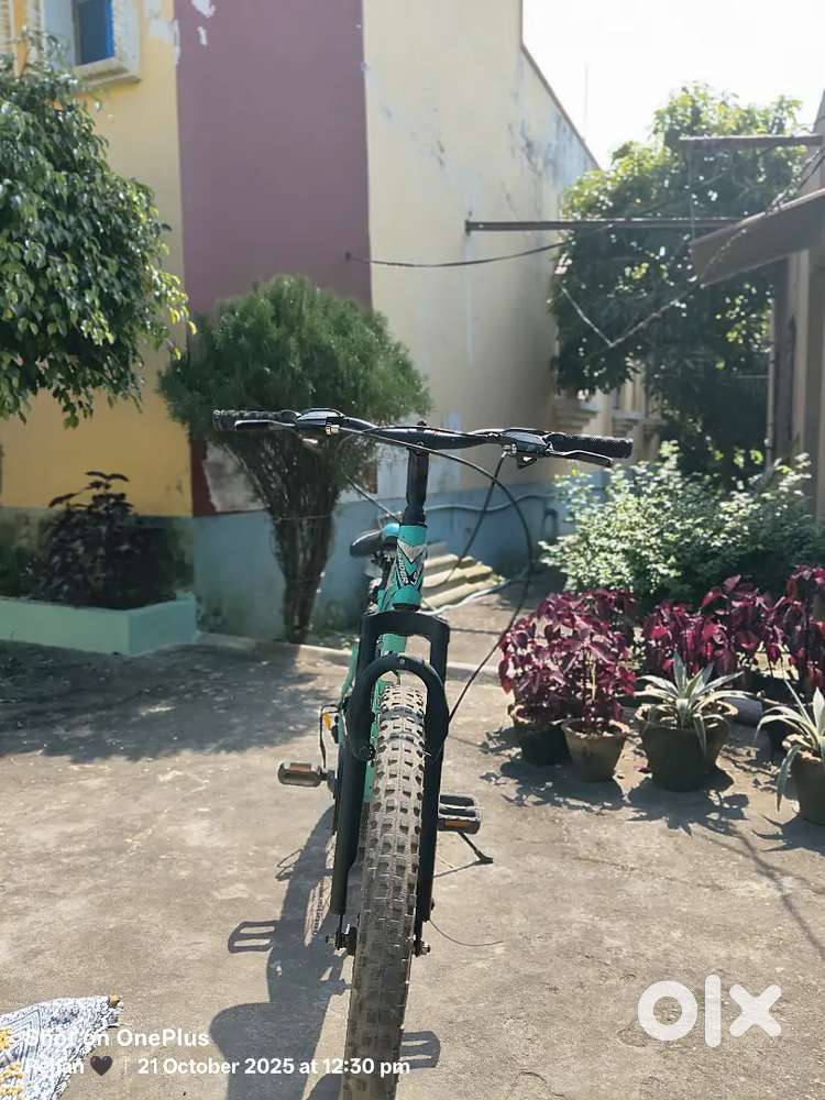 Leader gladiator bicycle