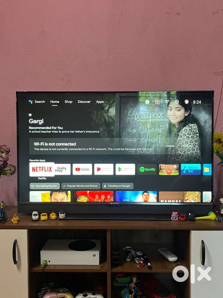 Motorola Revou 43” 4K Ultra HD Android Smart TV  Excellent Condition