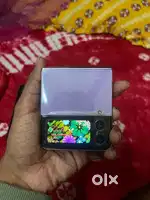 Galaxy Z flip 4 8gb Ram 128gb Rom with original cable good condition