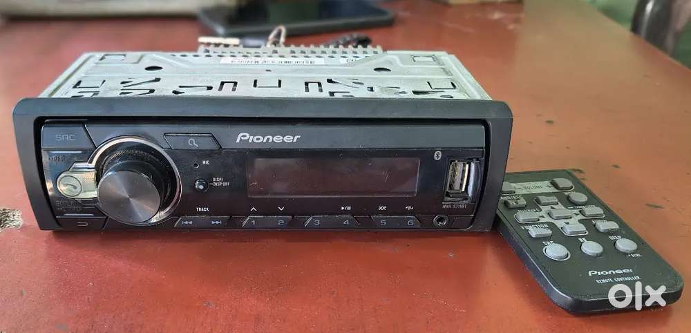 Pioneer car single din audio with remote