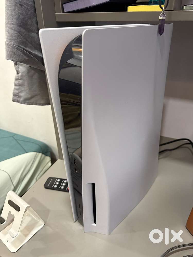 PS5, near mint, barely used second hand