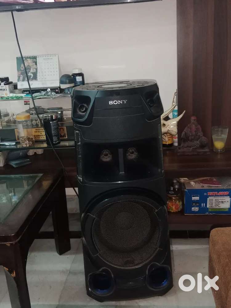 Sony wireless party speaker MHC-V43D