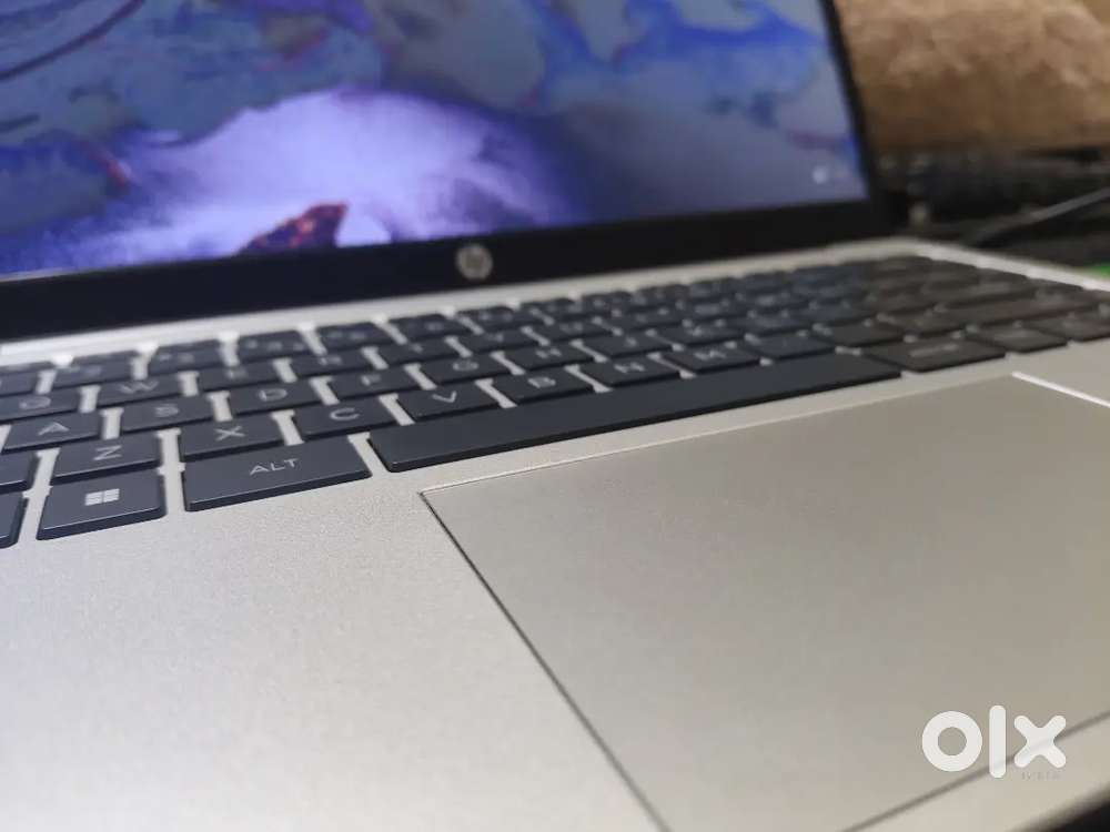 ಲ್ಯಾಪ್ಟಾಪ್ ಮಾರಾಟಕ್ಕಿದೆ